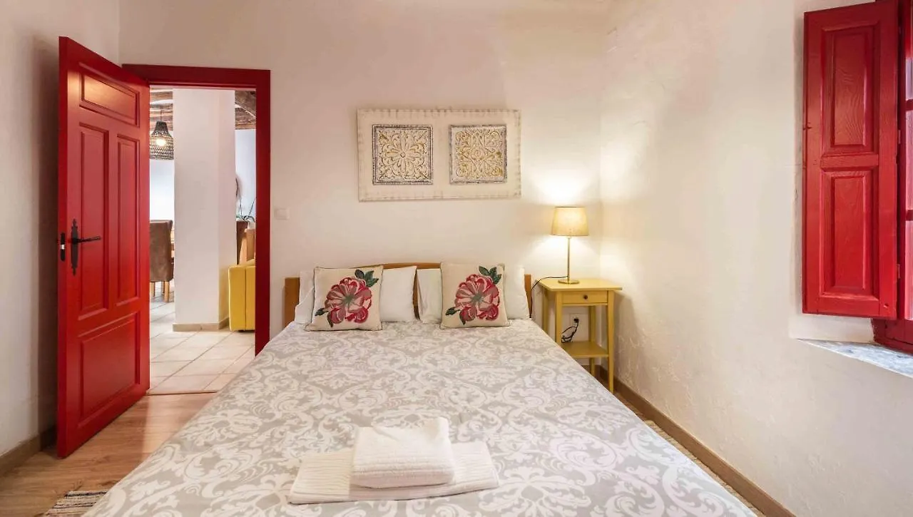 Casa Roja Villa Niguelas Holiday home